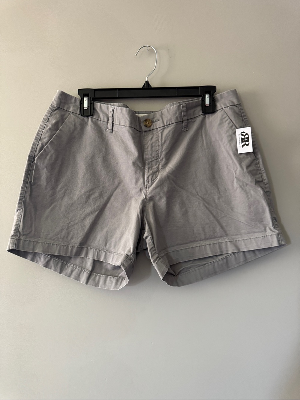 Old Navy | grey chino shorts | 12